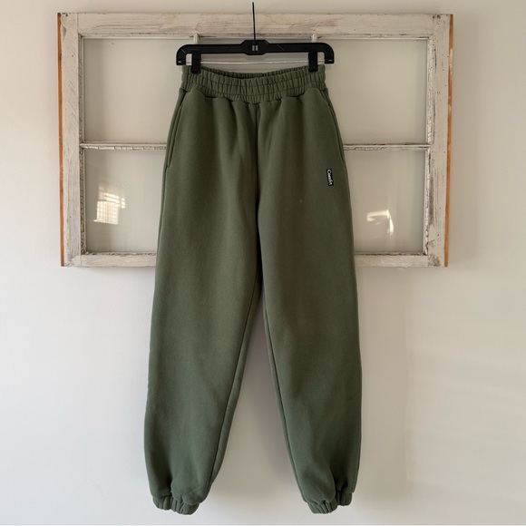 Comfrt Standard Sweatpants - Picture 3 of 10